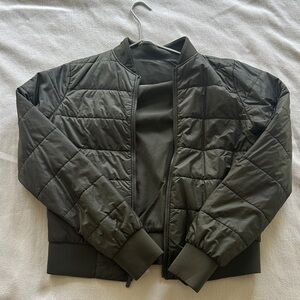 lululemon athletica REVERSIBLE Olive Green Quilted Jacket (2 for 1✨)